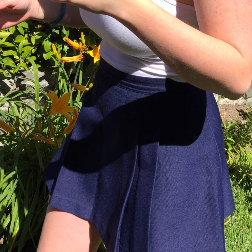 super cute navy blue skirt